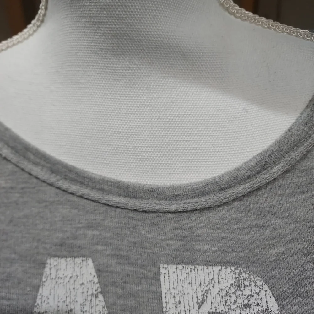 Womans L short sleeve pullover shirt - Picture 3 of 9